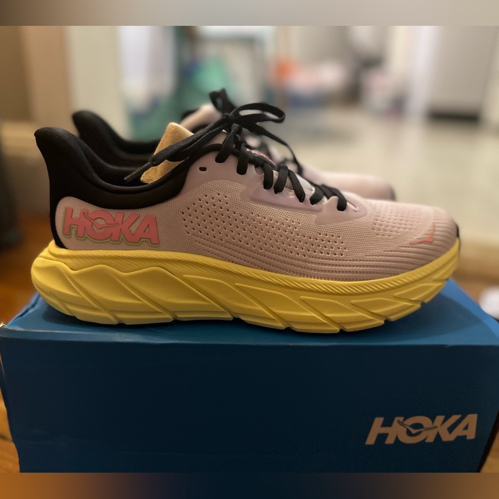 Hoka Arahi 7 Sneakers